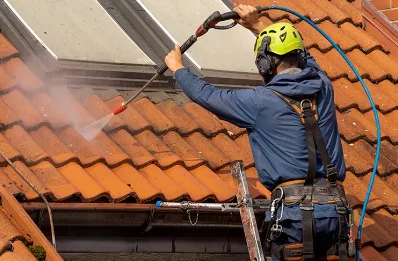 Démoussage et hydrofuge de toiture à Valleret